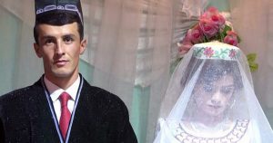 Весь мир обсуждает убитое горем лицо невесты, которую Президент Таджикистана насильно отдал замуж