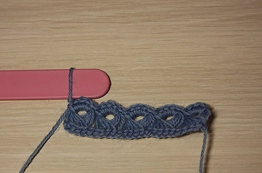 Брумстик — оригинальная техника вязания, пришедшая из Перу. Красивые изделия при помощи палочки для мороженого