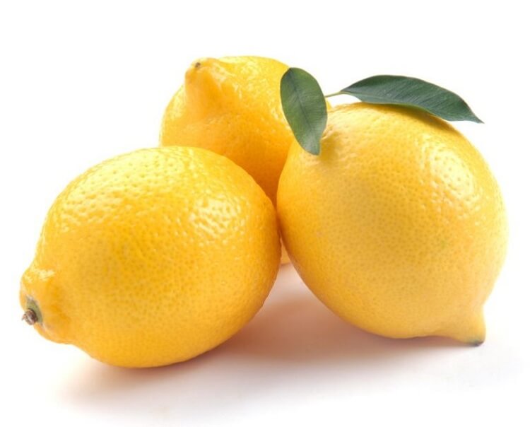 Просто разрежьте 1 лимон на 4 части, посыпьте солью и положите у себя на кухне