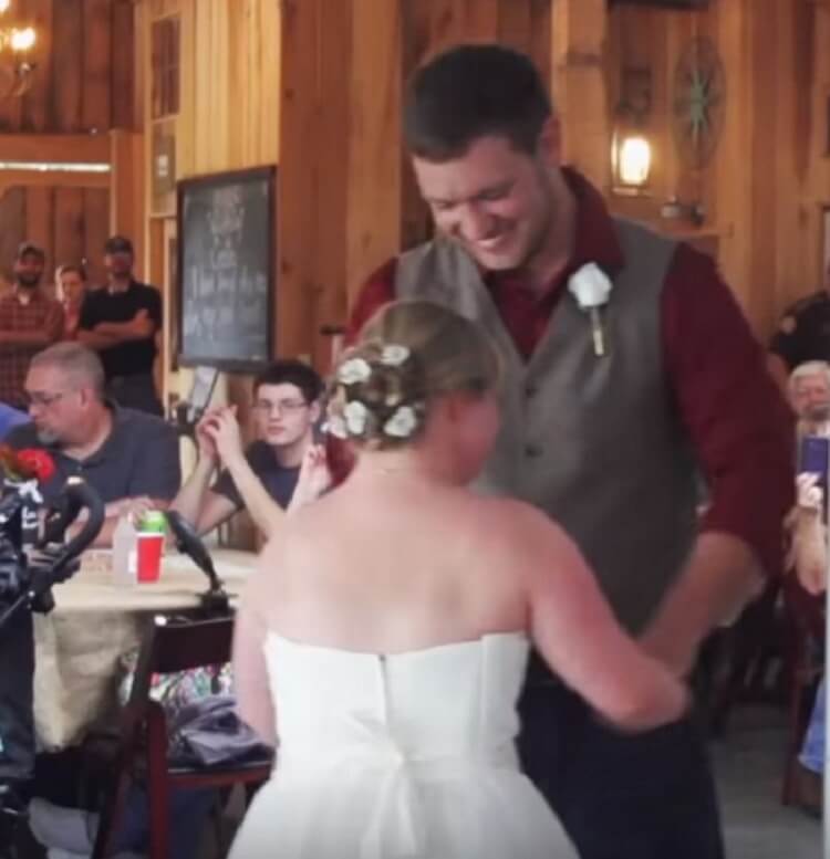 На свадьбе жених сделал предложение сестре своей невесты, но девушка не обиделась