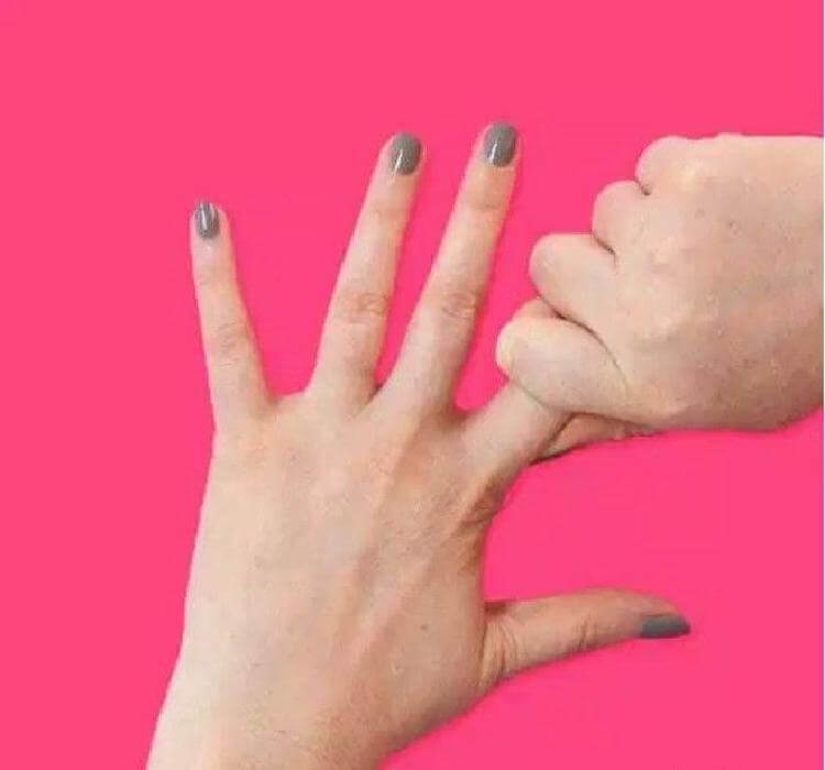 Попробуйте потянуть свой безымянный палец в течение 20 секунд