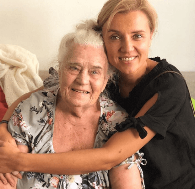 Фото 97-летней матери Ирины Алферовой восхитило поклонников