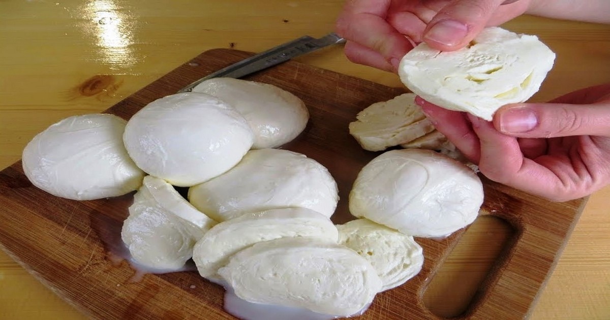 Вкусная моцарелла, лучше магазинного сыра